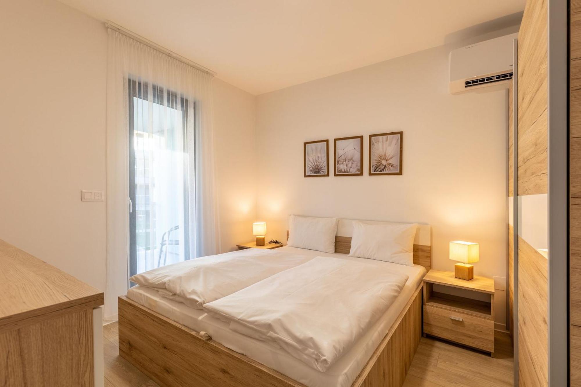 Casa Romana Apartmanok Siofok By Bltn Esterno foto